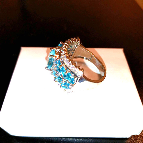 Blue & White Topaz Ring 2.79 ctw Size 6 3/4 - Picture 3 of 5